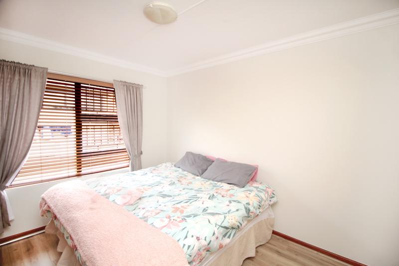 3 Bedroom Property for Sale in Fraaiuitsig Western Cape